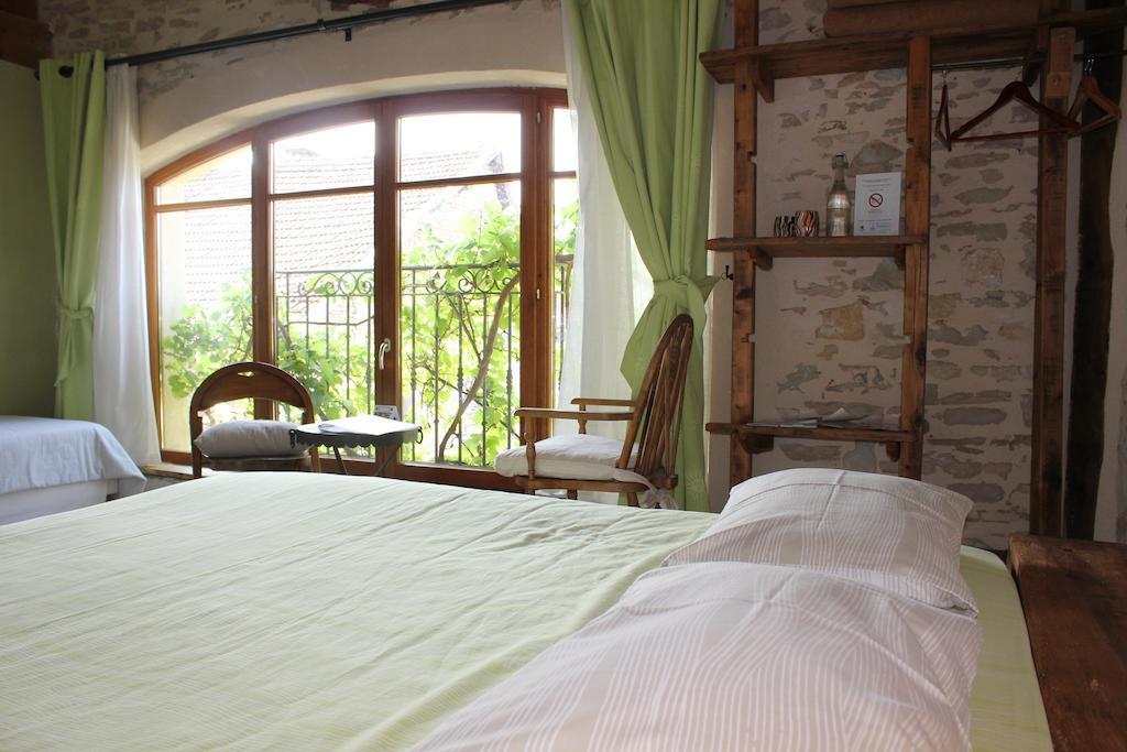 La Bicyclette Fleurie Bed and Breakfast Villemoirieu Værelse billede
