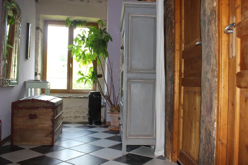 La Bicyclette Fleurie Bed and Breakfast Villemoirieu Eksteriør billede